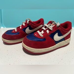 Nike Air Force 1 low children size 8C 
Item number: 596730-626